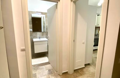 Miete einer komfortablen 1-Zimmer-Wohnung mit separater Küche, Bukarest, Rumänien